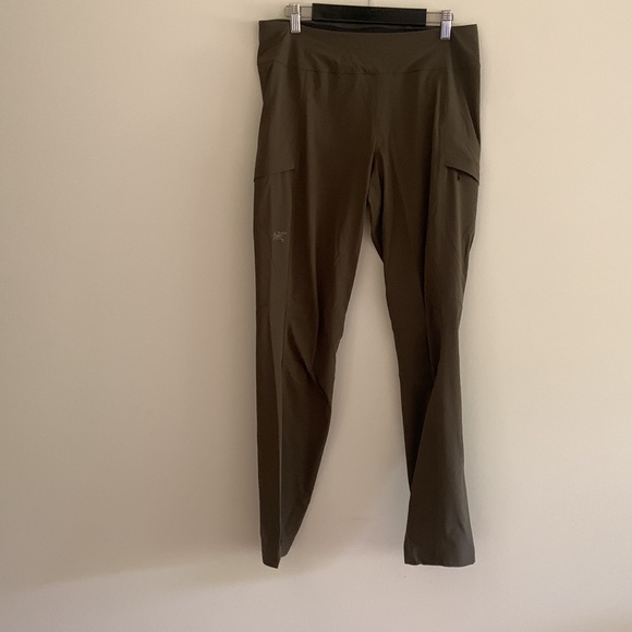 Arcteryx Womens Sabria Pant Size 6, Green (Tatsu) - Picture 2 of 3